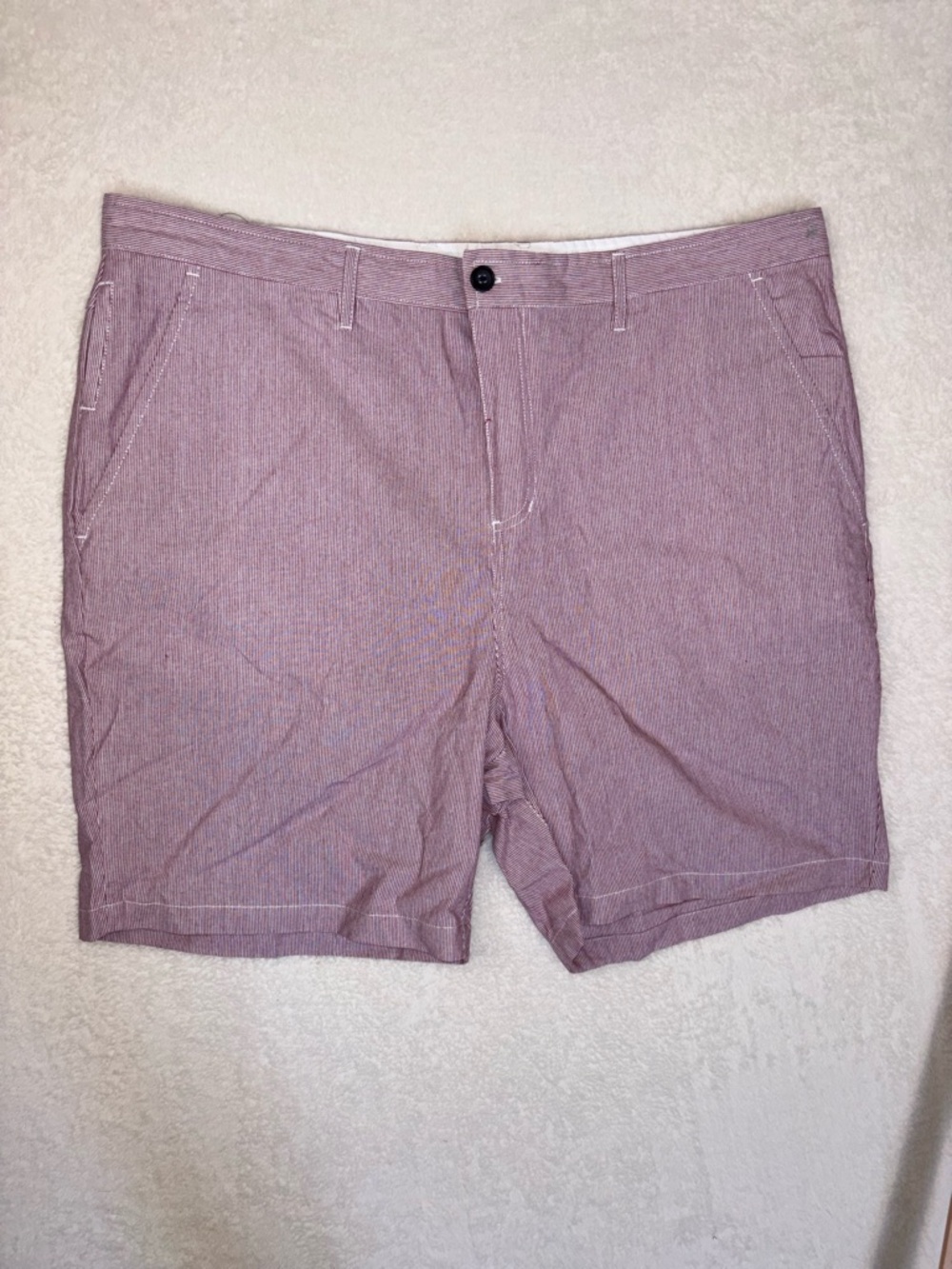 EUC! Winston brand men's shorts classic red  striped seersucker pattern SZ 42